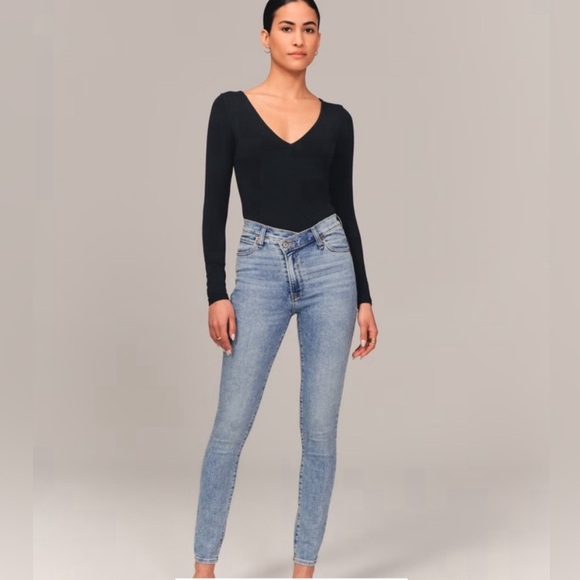 Abercrombie Super Skinny Ankle High Rise Medium Wash Jeans Women’s Size 25S NWT - Picture 1 of 16